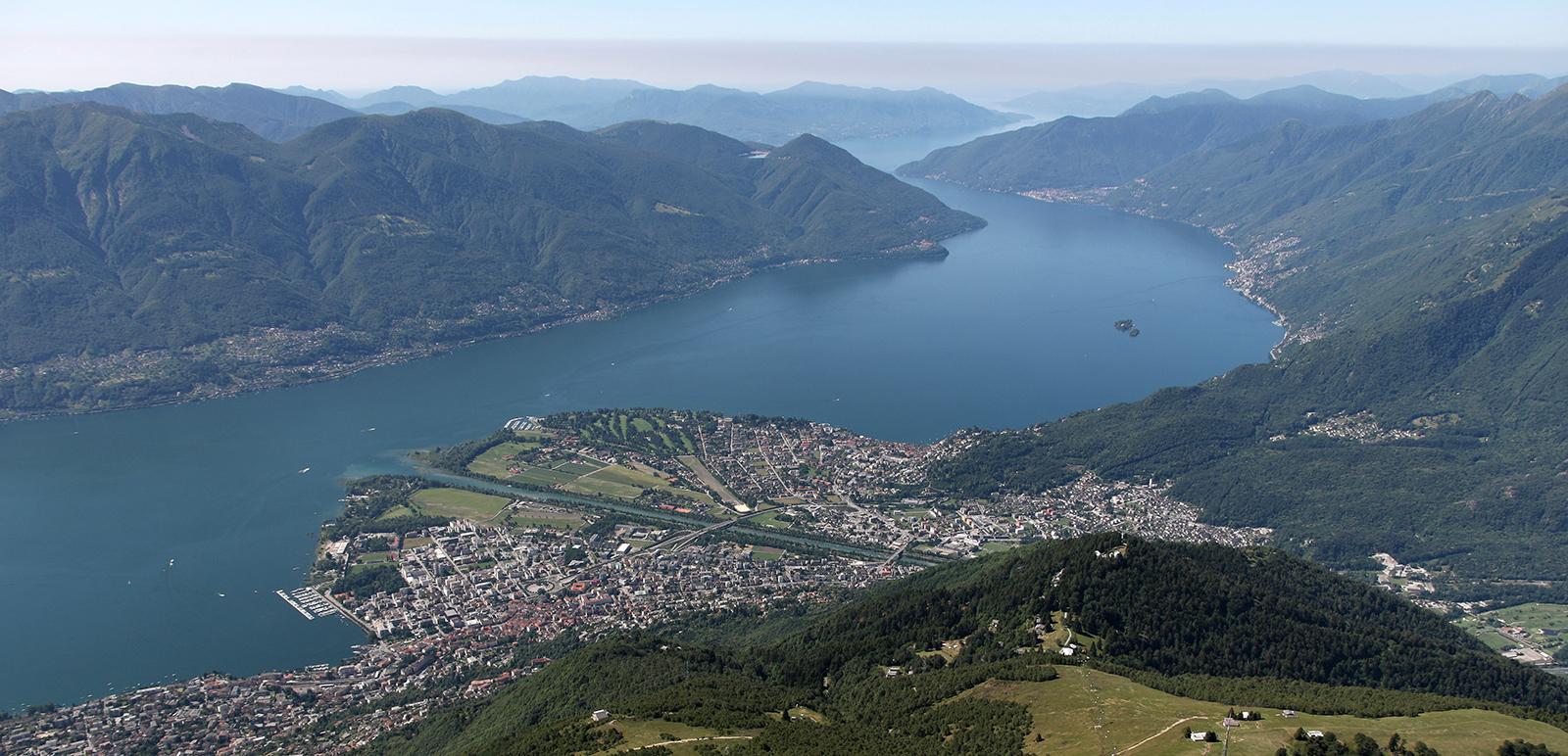 Luftaufnahme von Cardada-Cimetta auf Locarno und Ascona
