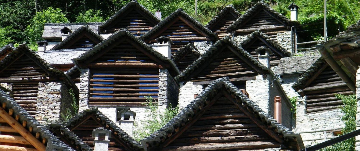 Restaurierte Ställe in Brontallo im Valle Maggia, Tessin