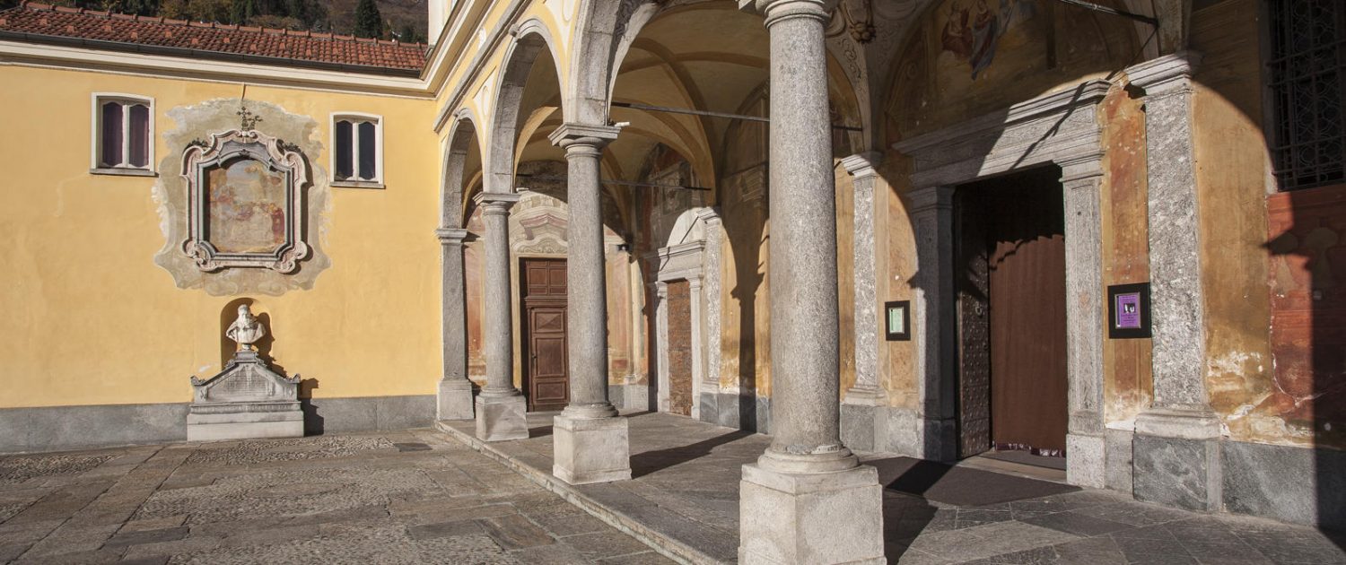Innenhof von Madonna del Sasso