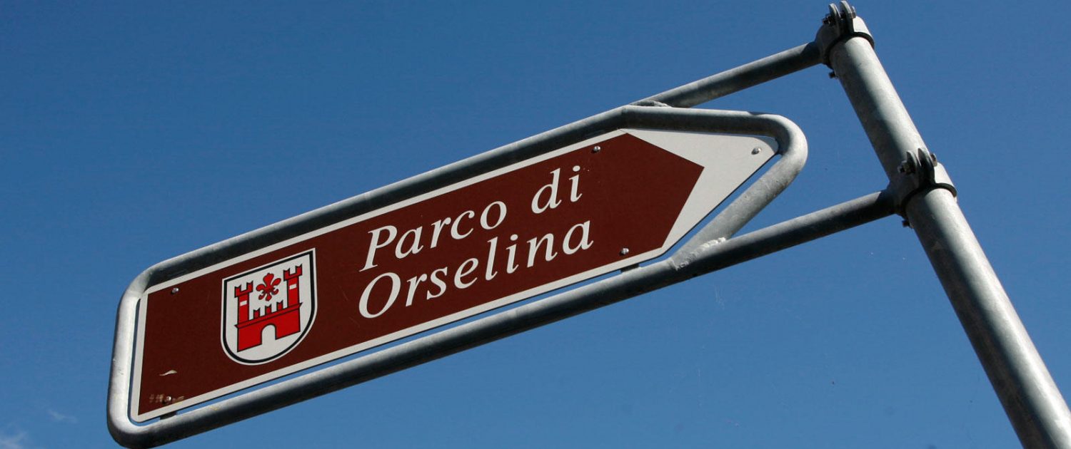 Wegweiser zum Parco di Orselina bei Locarno